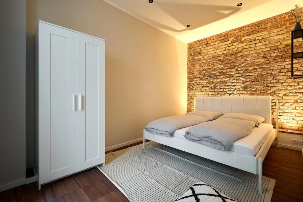 - Linienstrasse Apartment Berlin
