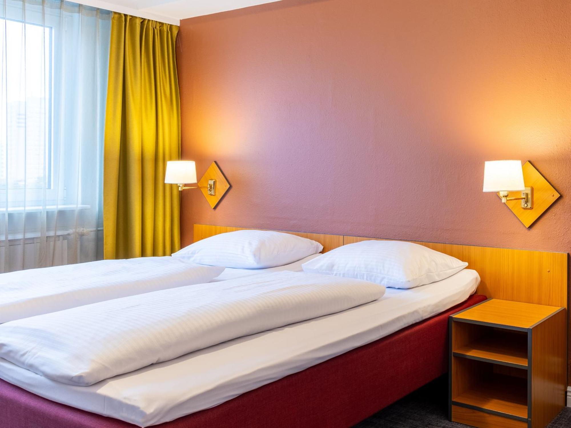 Good Morning + East 3* Berlin