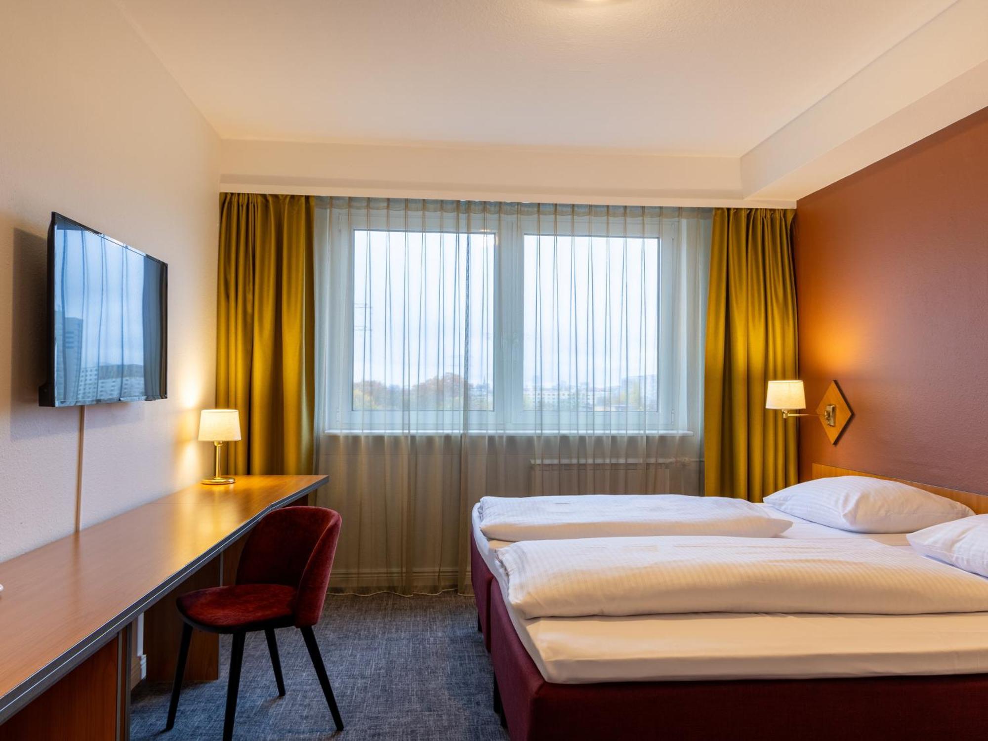 Hotel Good Morning + East 3*