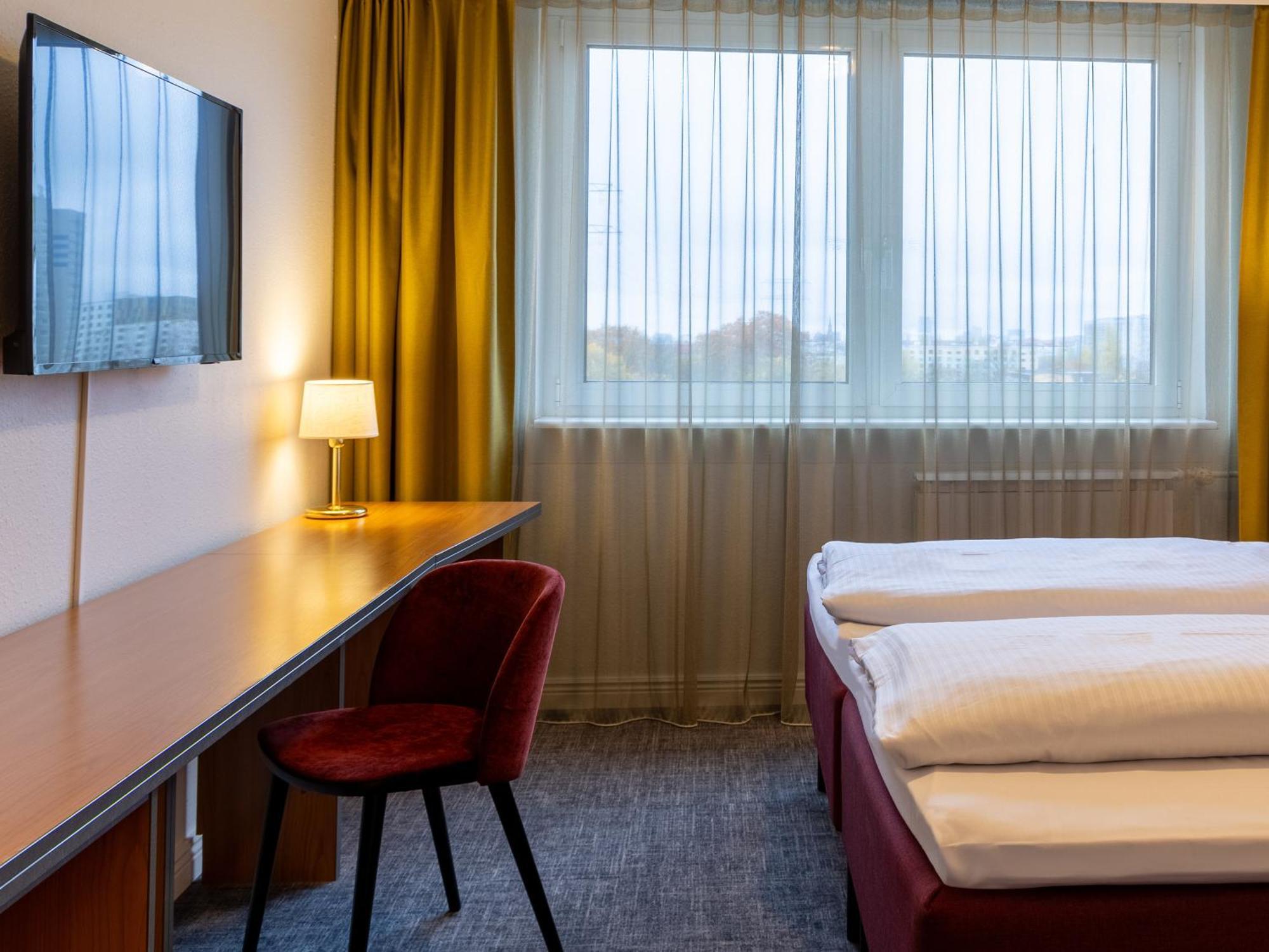 Good Morning + East 3* Berlin