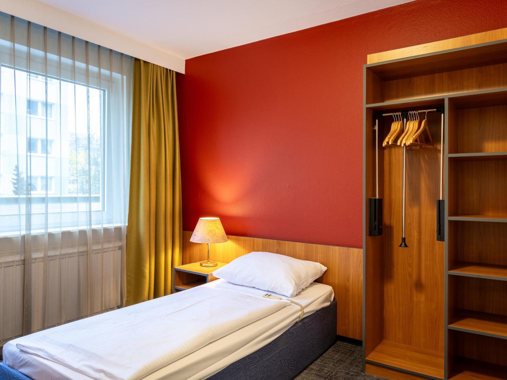 Good Morning + East Hotel Berlin
