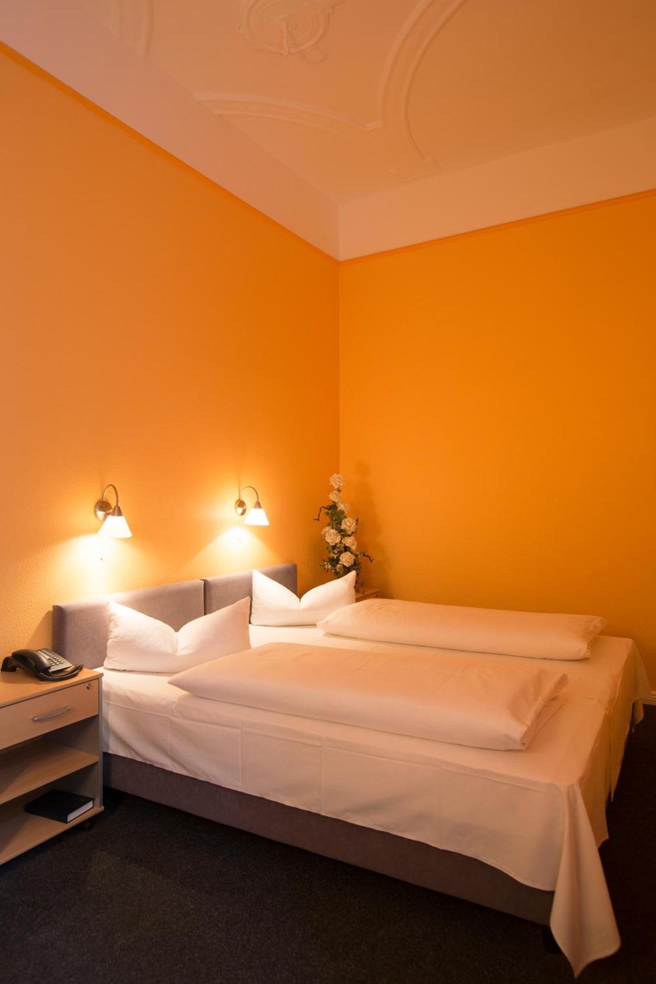 Am Hermannplatz Guest house 2*