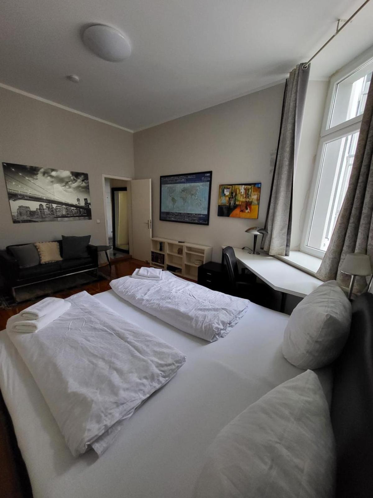Cosy And Flat With Piano Berlin