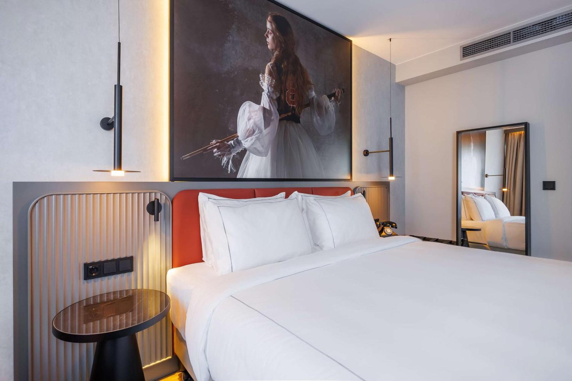 Radisson Red Kudamm Hotel 4*