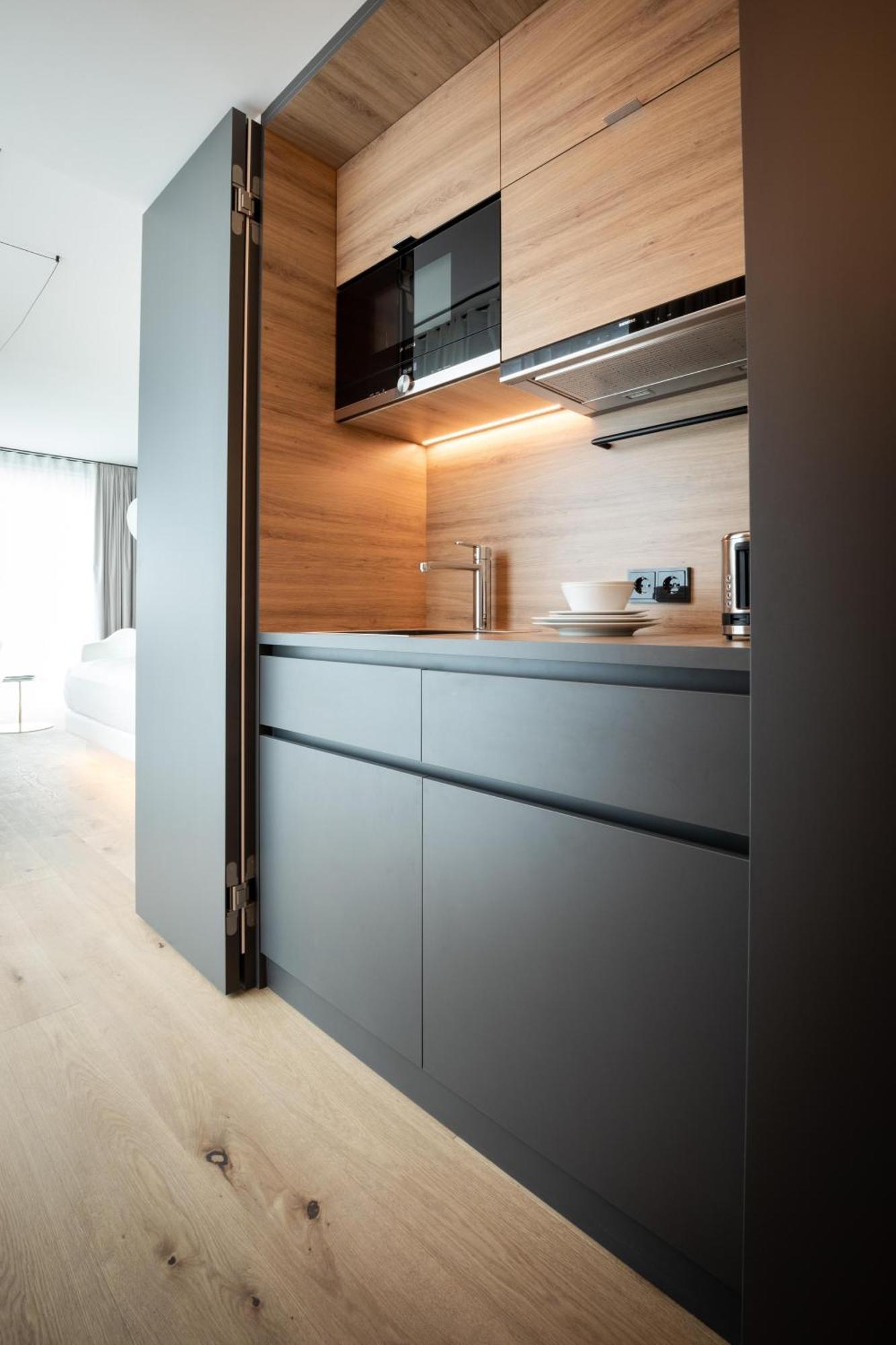Kpm & Residences Hotel