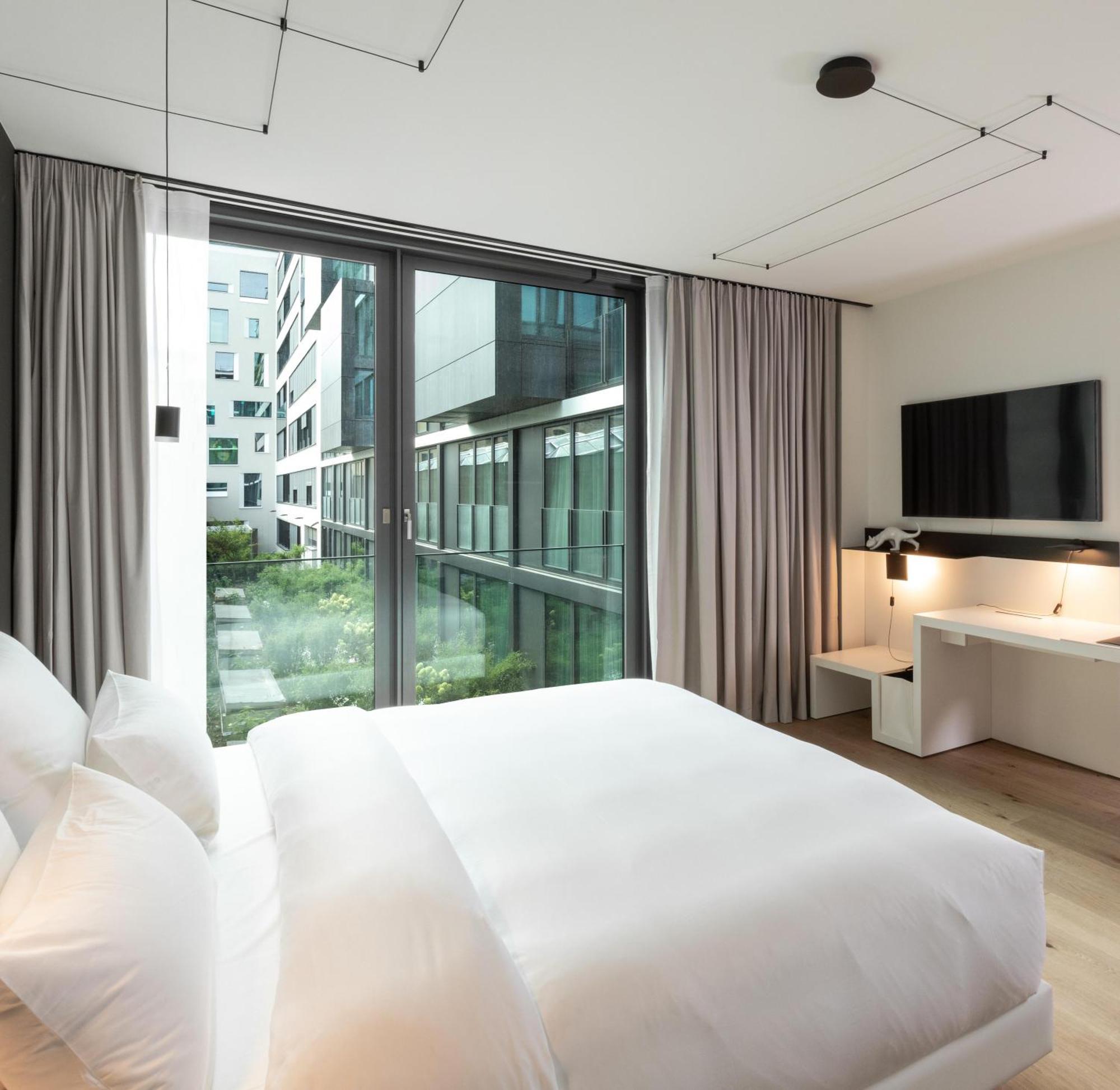 Hotel Kpm & Residences 5*