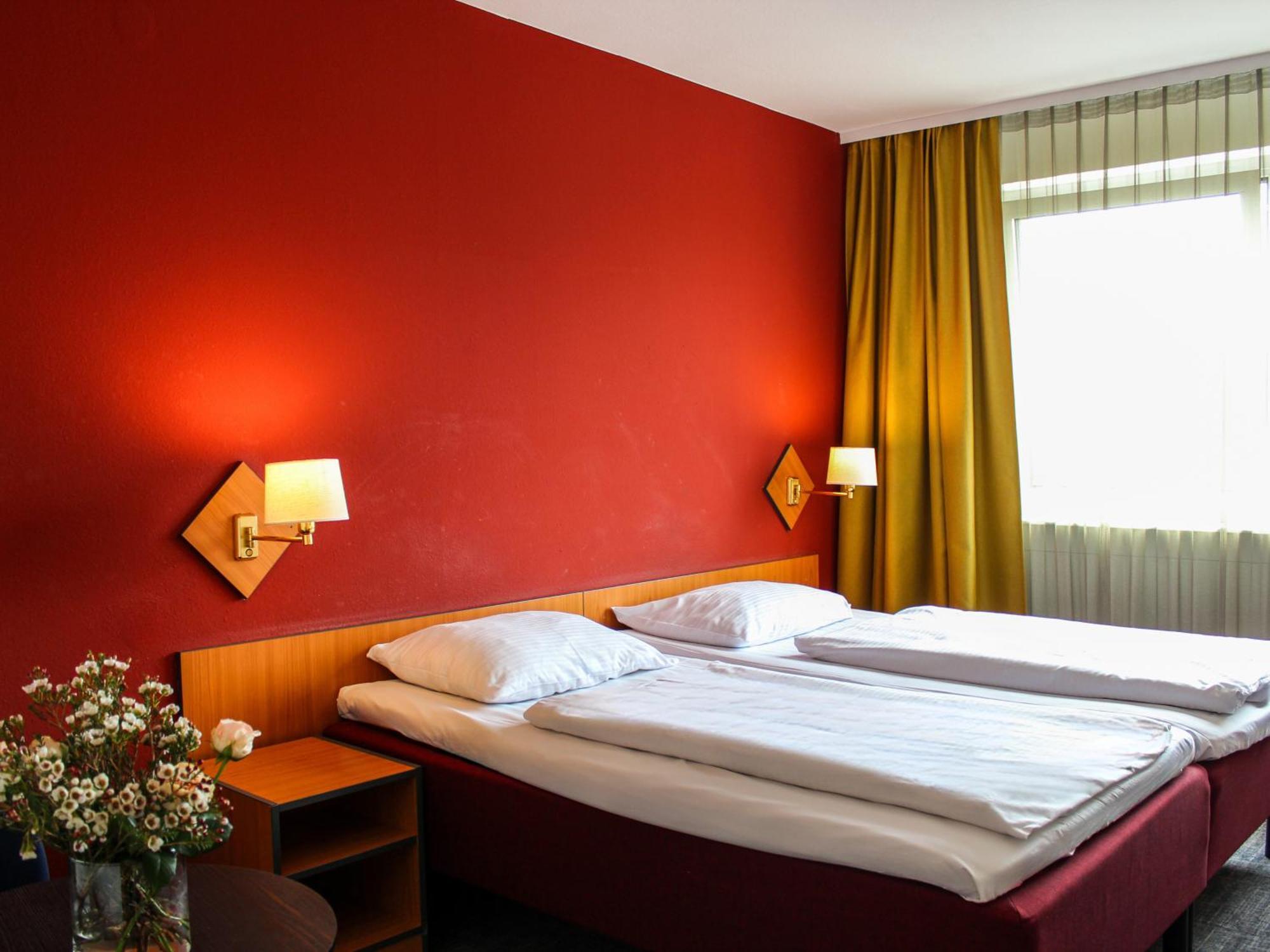 Good Morning + East Hotel Berlin