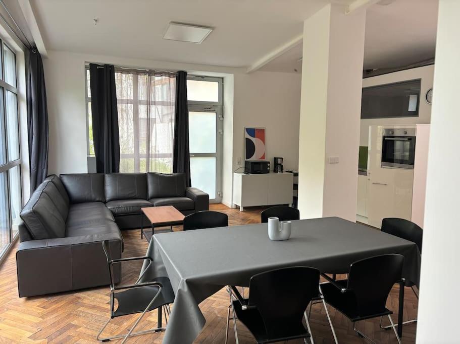 Holiday home Zentrales Gartenhaus Loft In