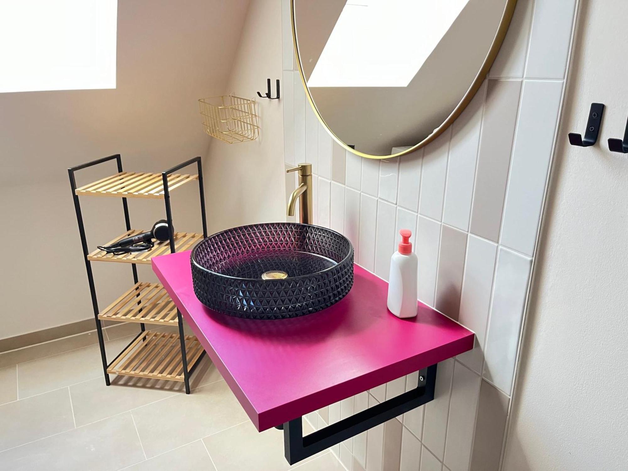 Quiet&cozy Perfect For Groups & Families & Business Trips, Near Ber Airport Apartment