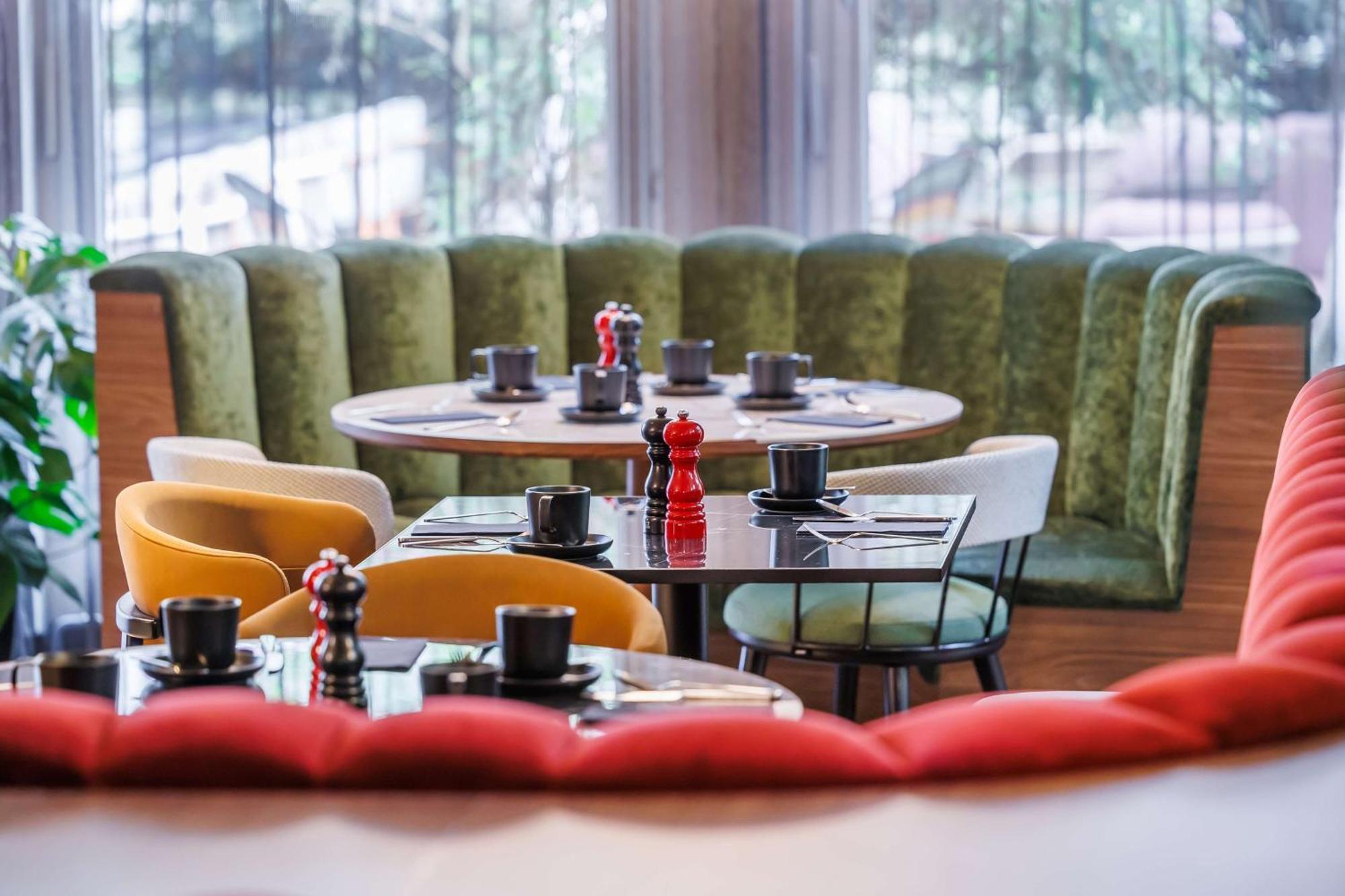 Radisson Red Kudamm Hotel 4*