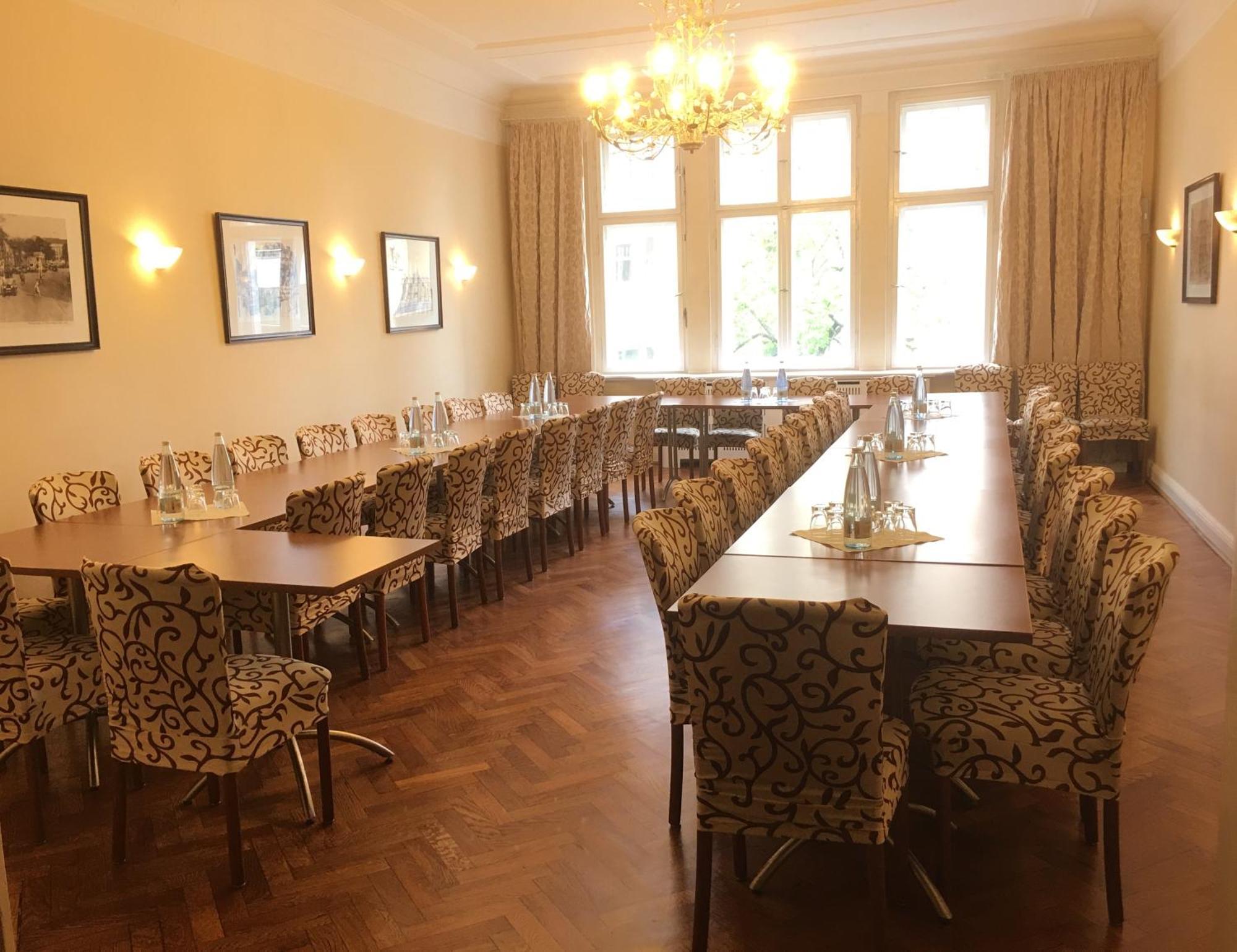 Hotel Kurfuerst Am Kurfuerstendamm