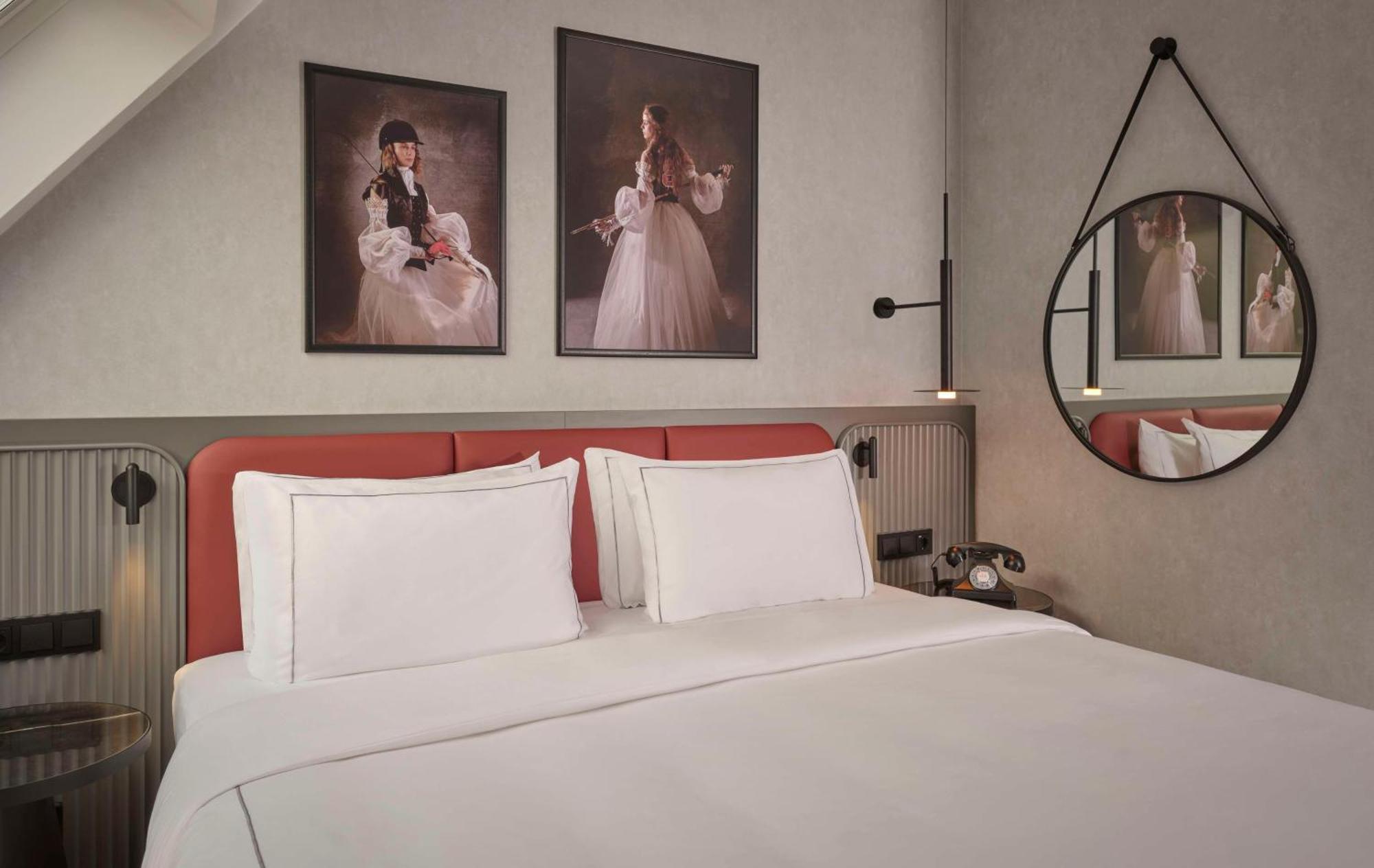 Radisson Red Kudamm 4*