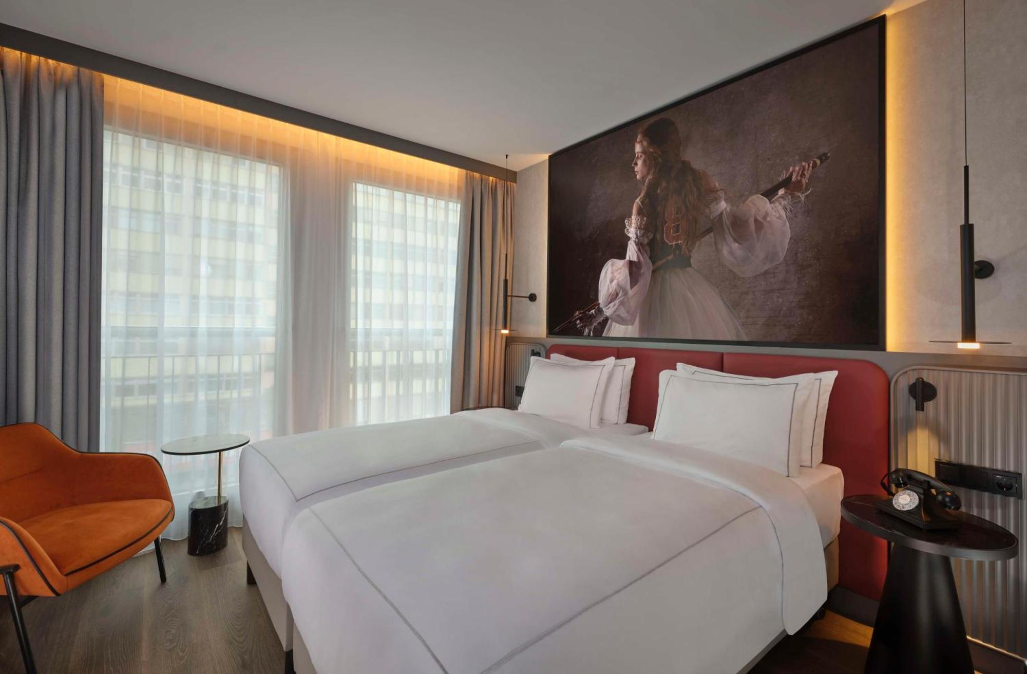 Hotel Radisson Red Kudamm 4*