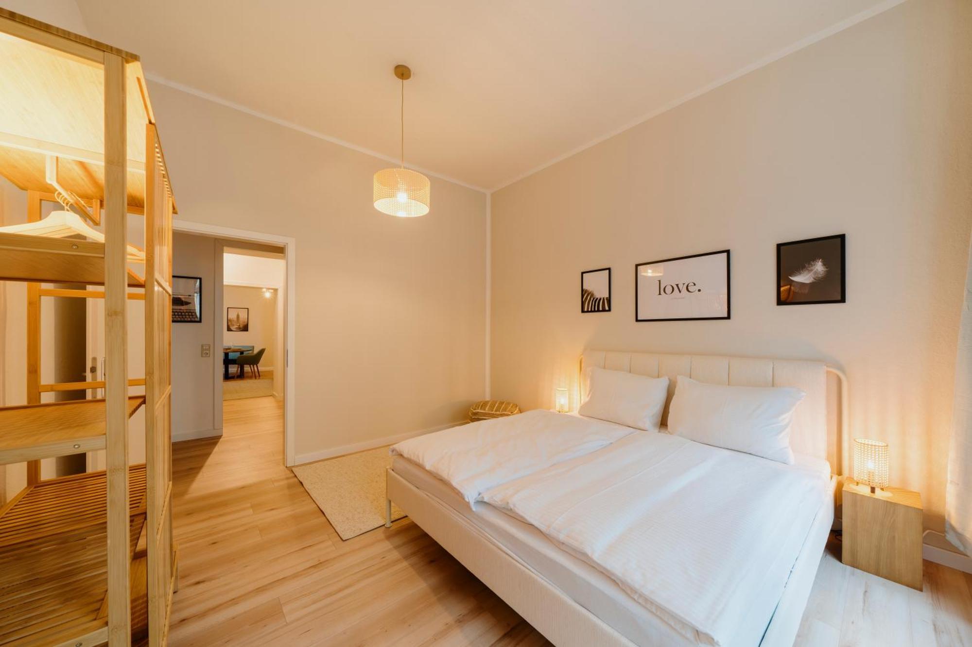 Spacious 2-bedroom In The Heart Of Friedrichshain Apartment *