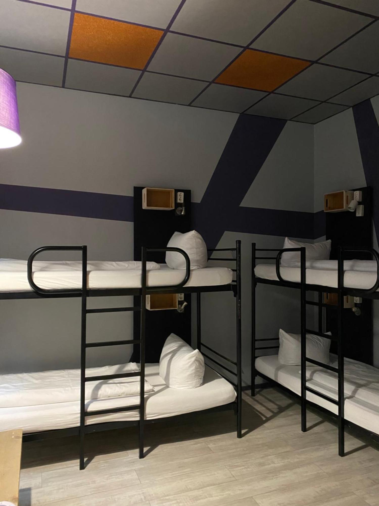 Singer109 Hostel, & Albergue Berlim