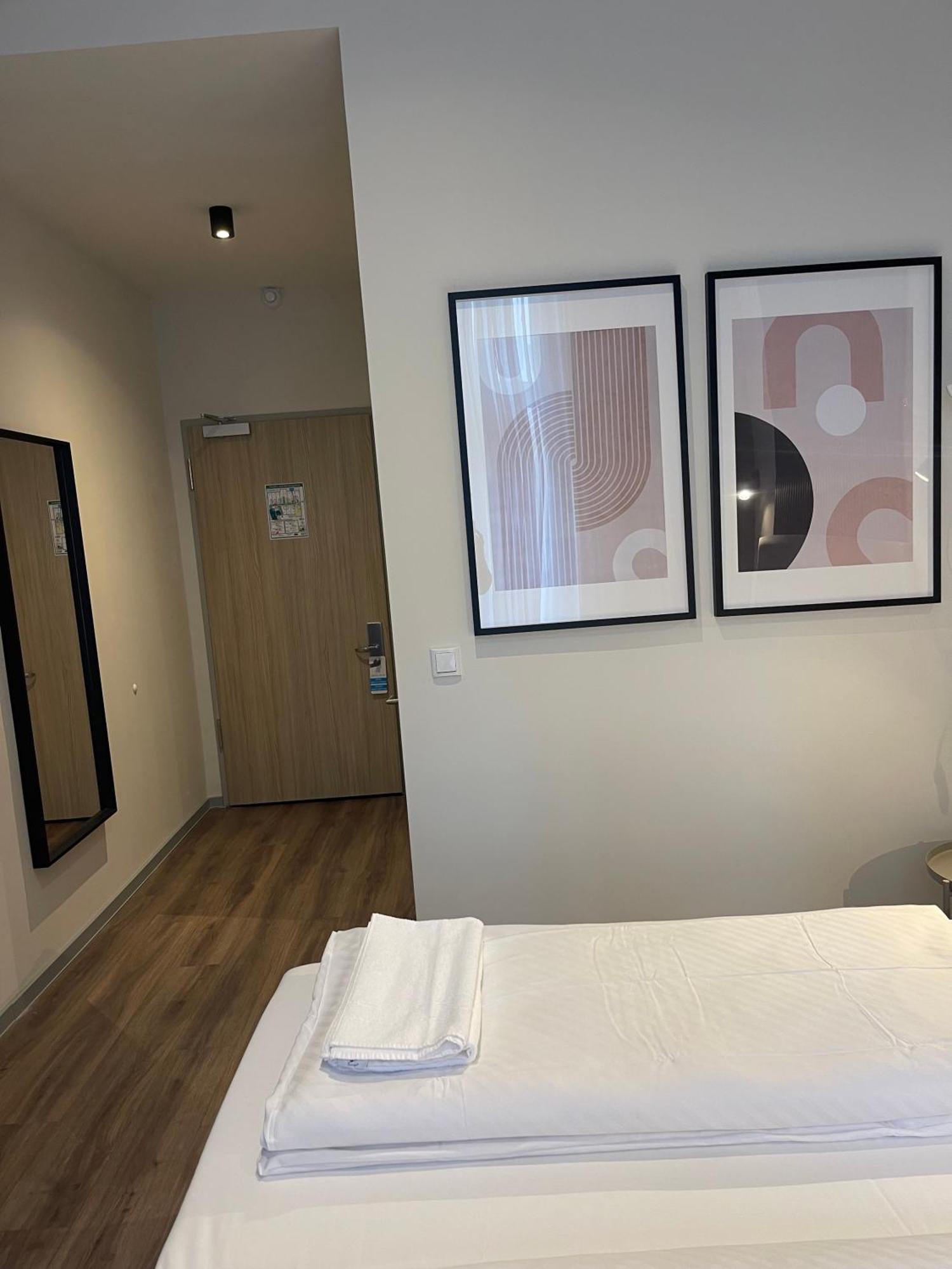Blue - Minimalist Boutique Guest house Berlin