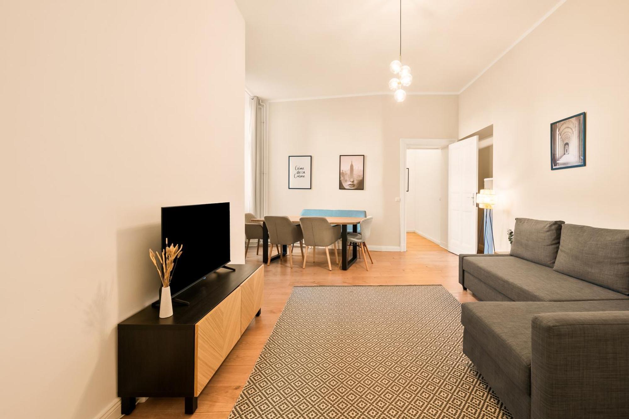 Spacious 2-bedroom In The Heart Of Friedrichshain Apartment *