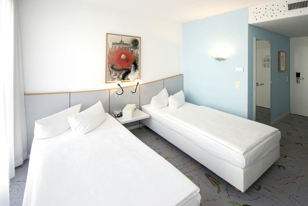 Radisson Red Kudamm Hotel