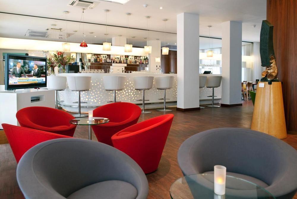 Radisson Red Kudamm Hotel 4*
