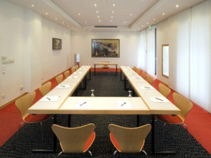 Radisson Red Kudamm
