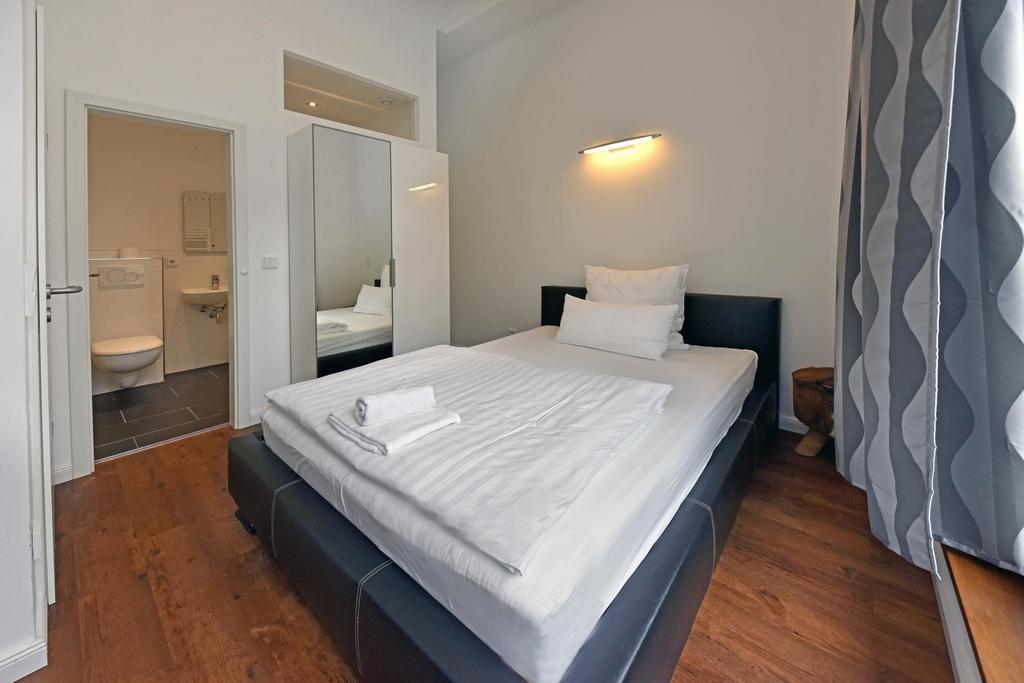 Bananas Hotel And Guesthouse Berlin