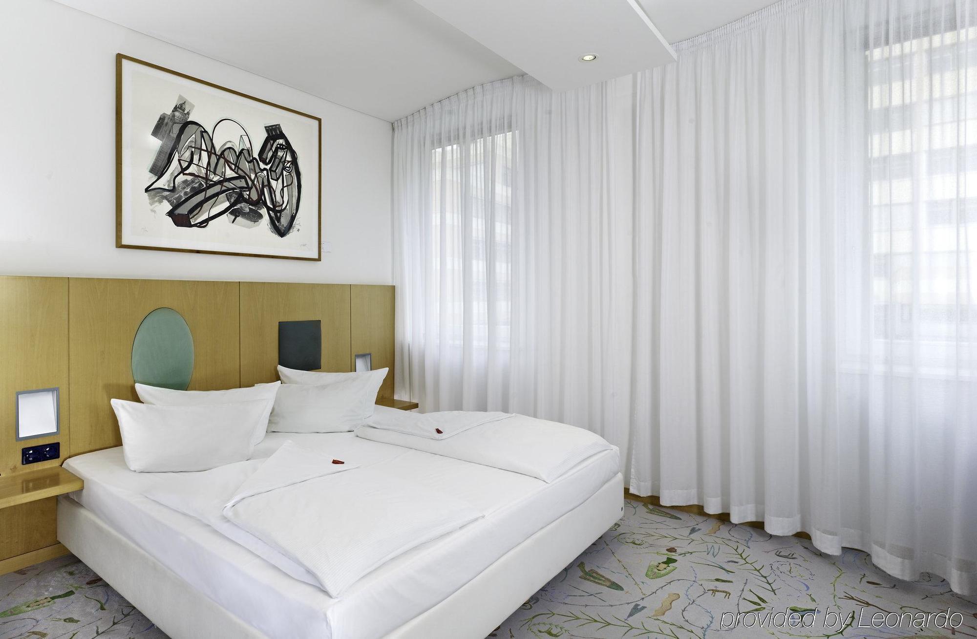 Radisson Red Kudamm