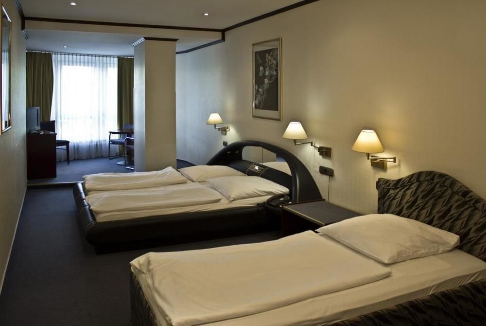 Panorama Am Kurfuerstendamm 3*