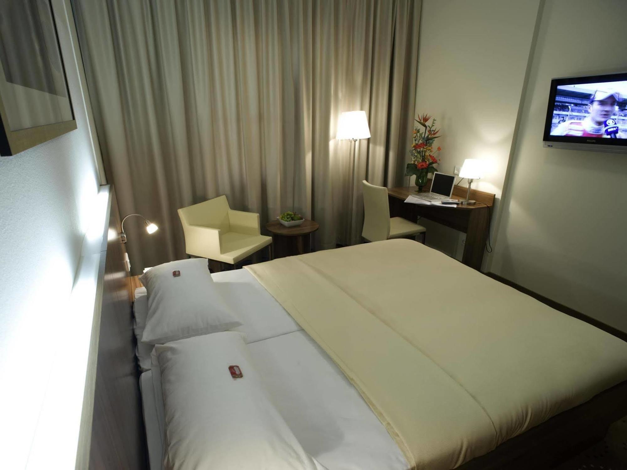 Hotel City-ost 3*