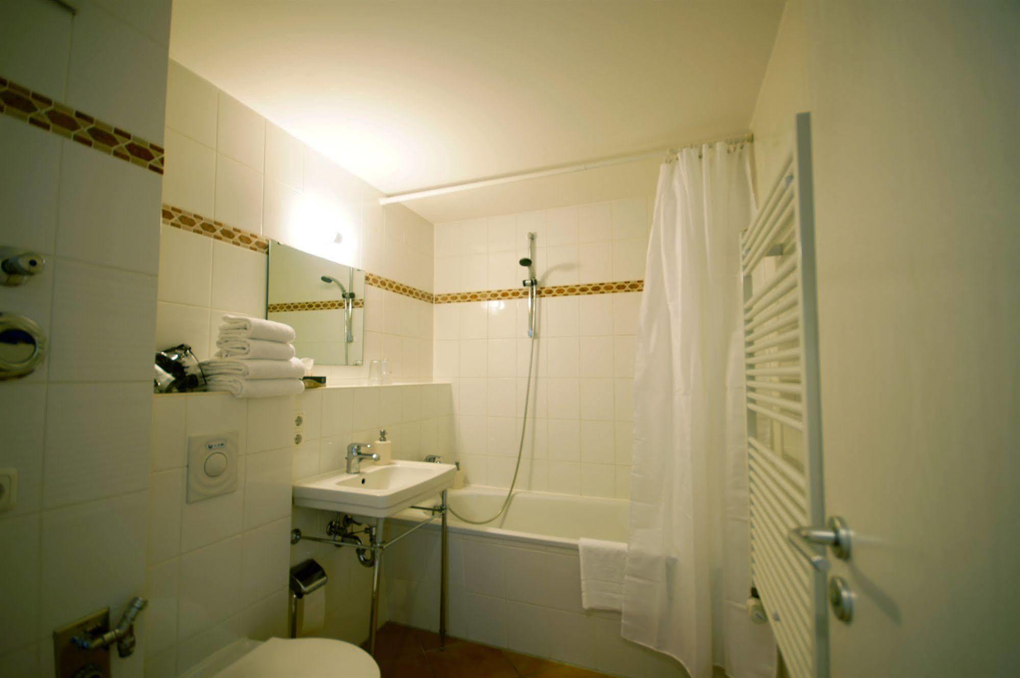 Guest house Midi Parkhotel Mitte 3*