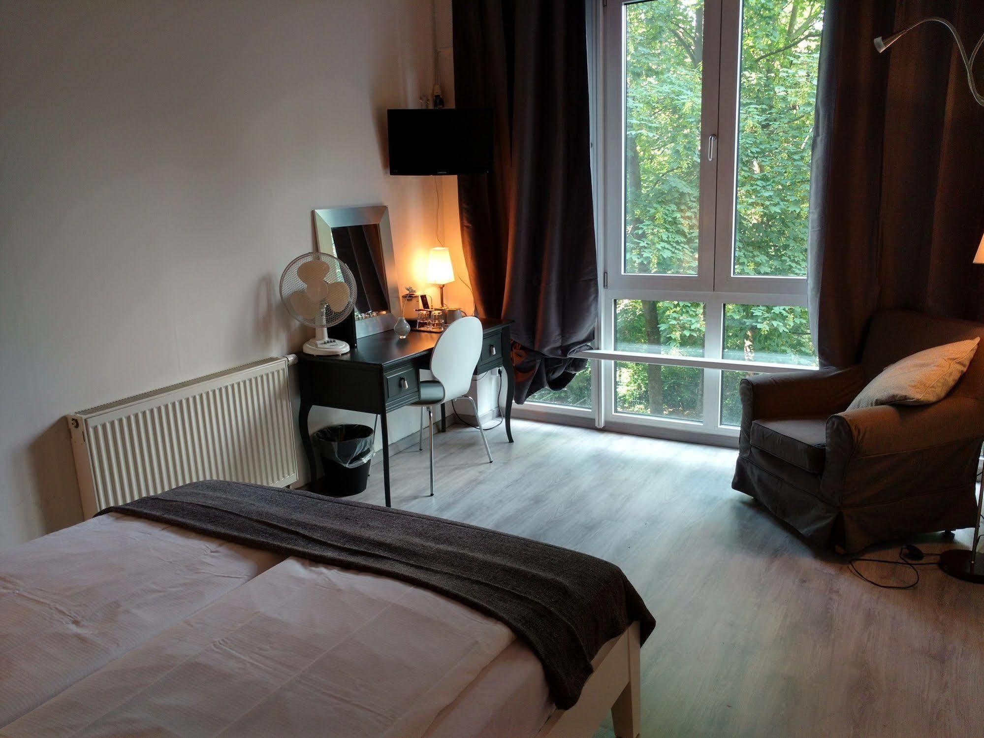 Guest house Midi Parkhotel Mitte