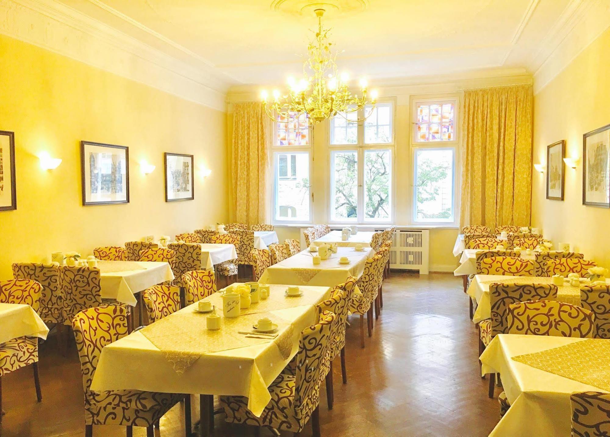 Kurfuerst Am Kurfuerstendamm Hotel 3*