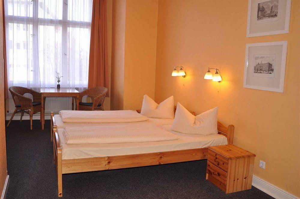 Am Hermannplatz Guest house Berlin
