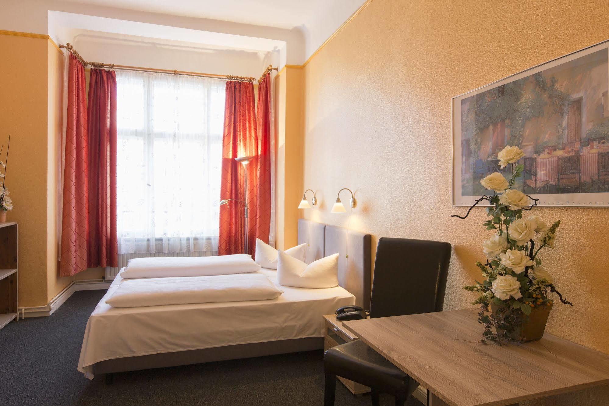 Guest house Am Hermannplatz 2*