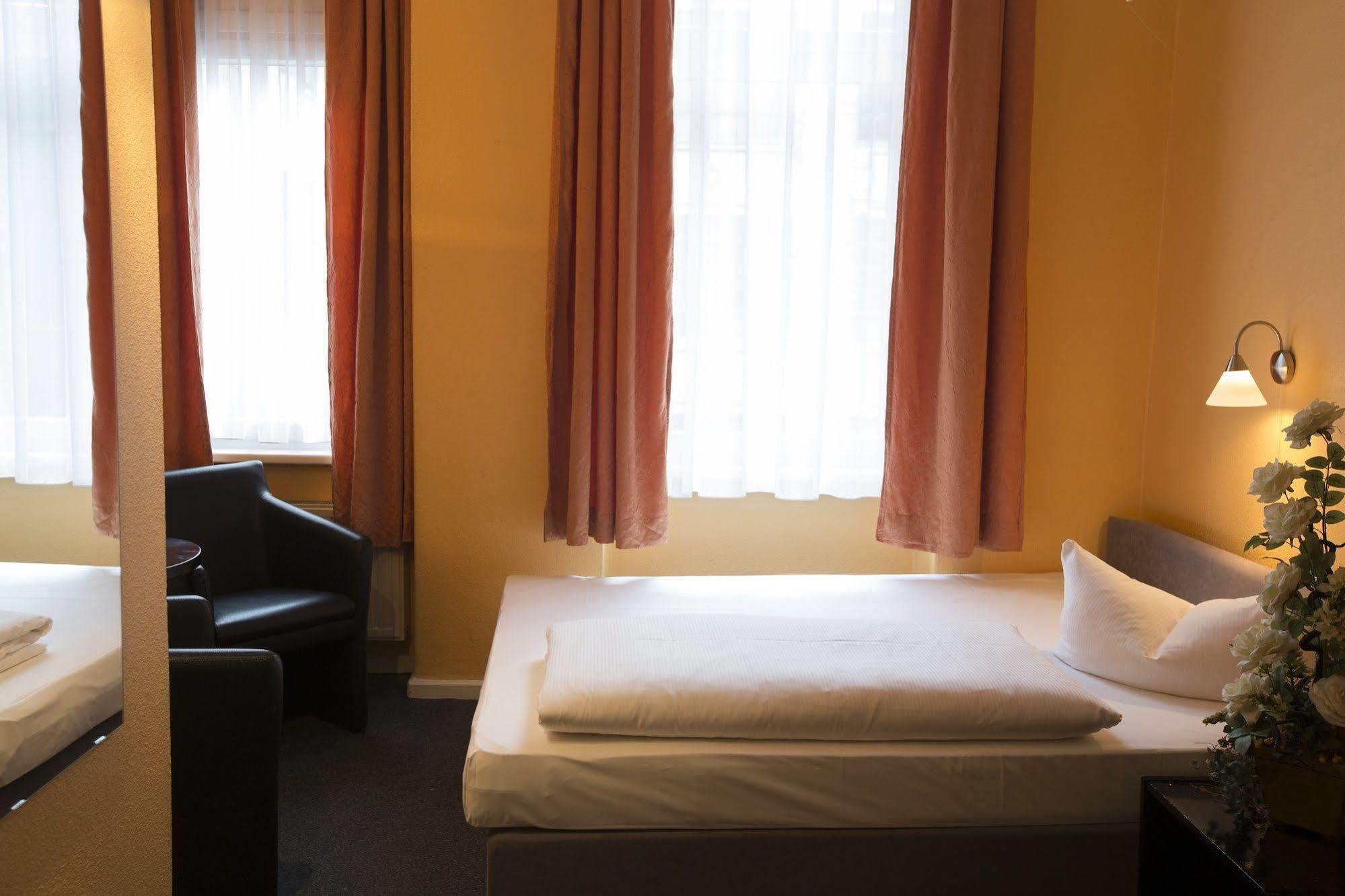 Am Hermannplatz Guest house 2*