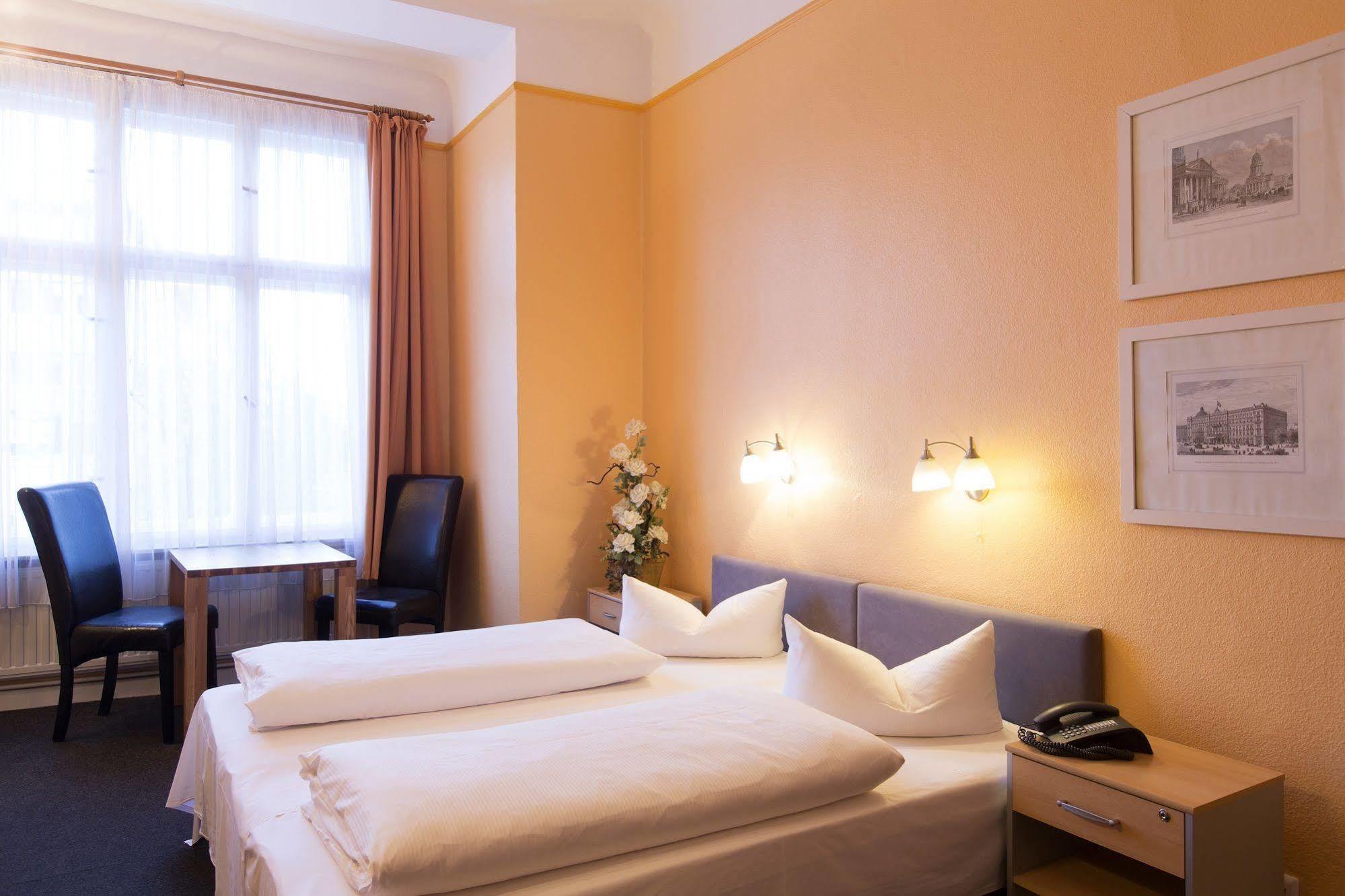 Am Hermannplatz Guest house 2*