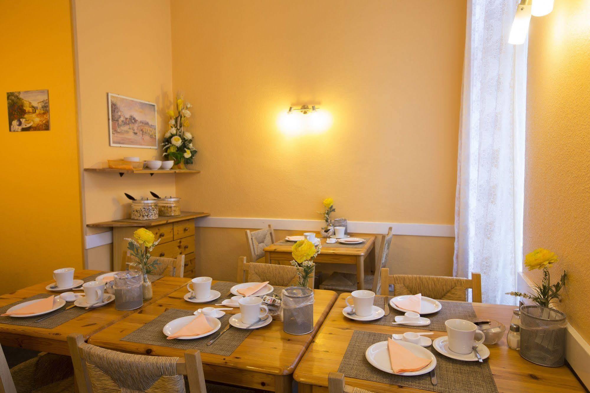 Am Hermannplatz Guest house 2*