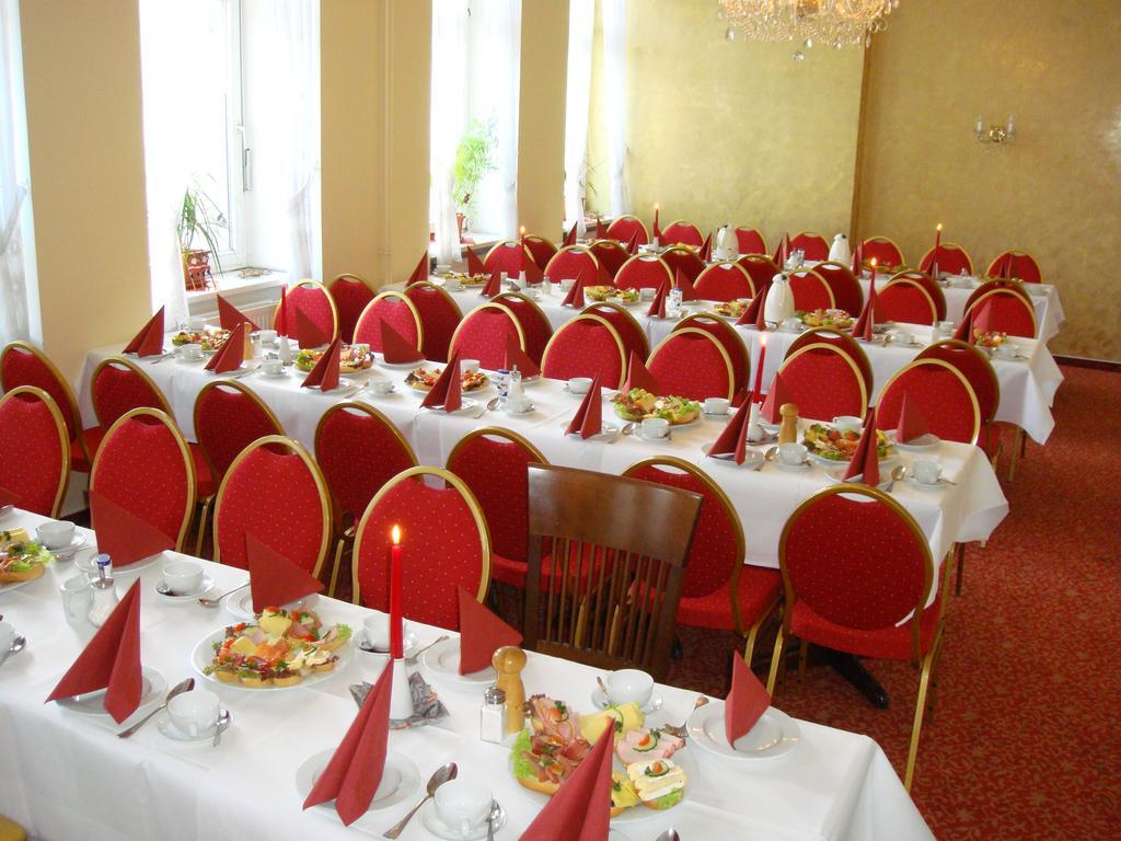 Larat Hotel