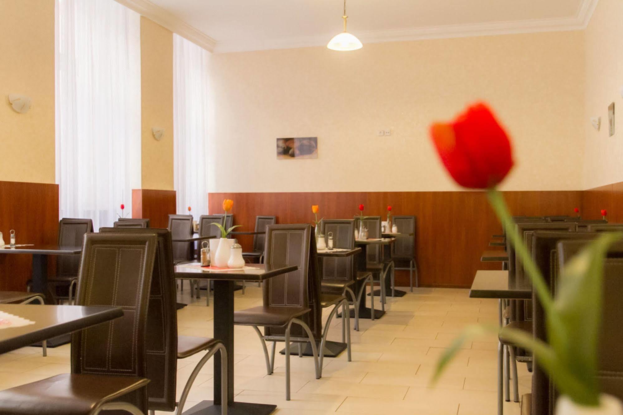 Lebensquelle Am Checkpoint Charlie Hotel Berlin
