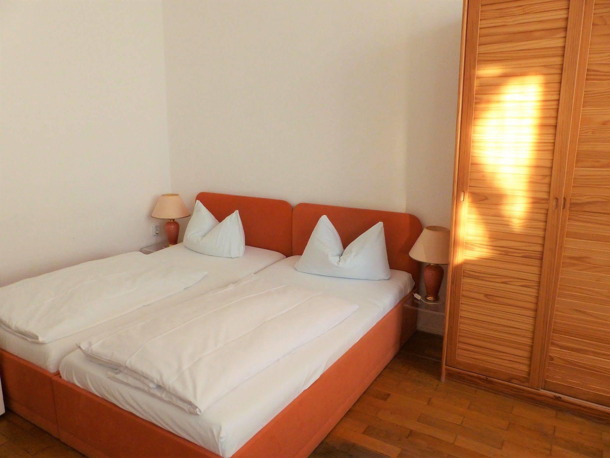 Guest house Brinn 3*