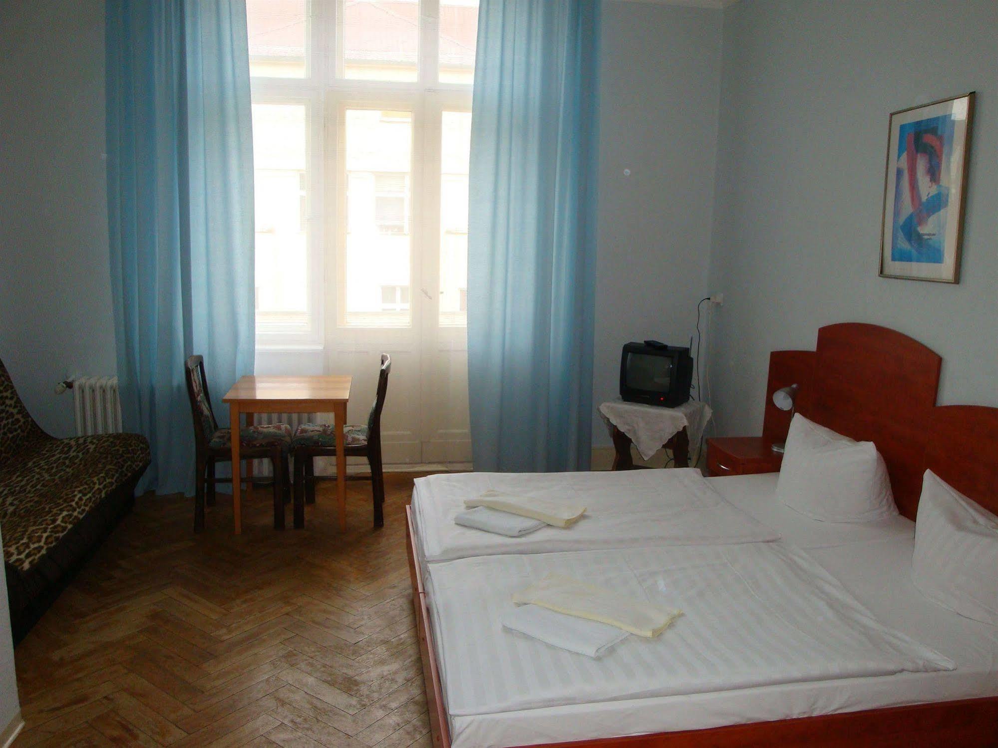 Hotel-pension Insel Rugen Guest house Berlin