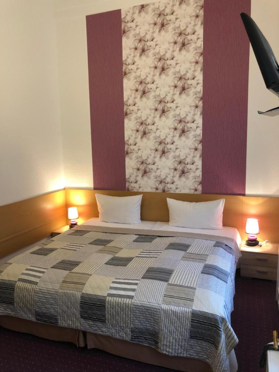 Castell Am Kurfuerstendamm 3*