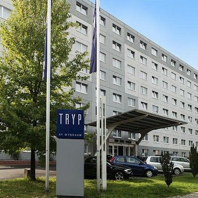 Good Morning + East Hotel 3*