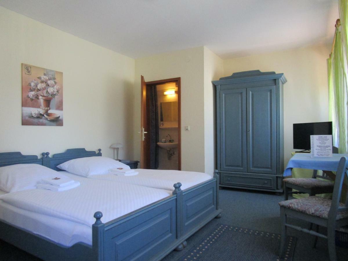 Hotel Kryom's 108 3*