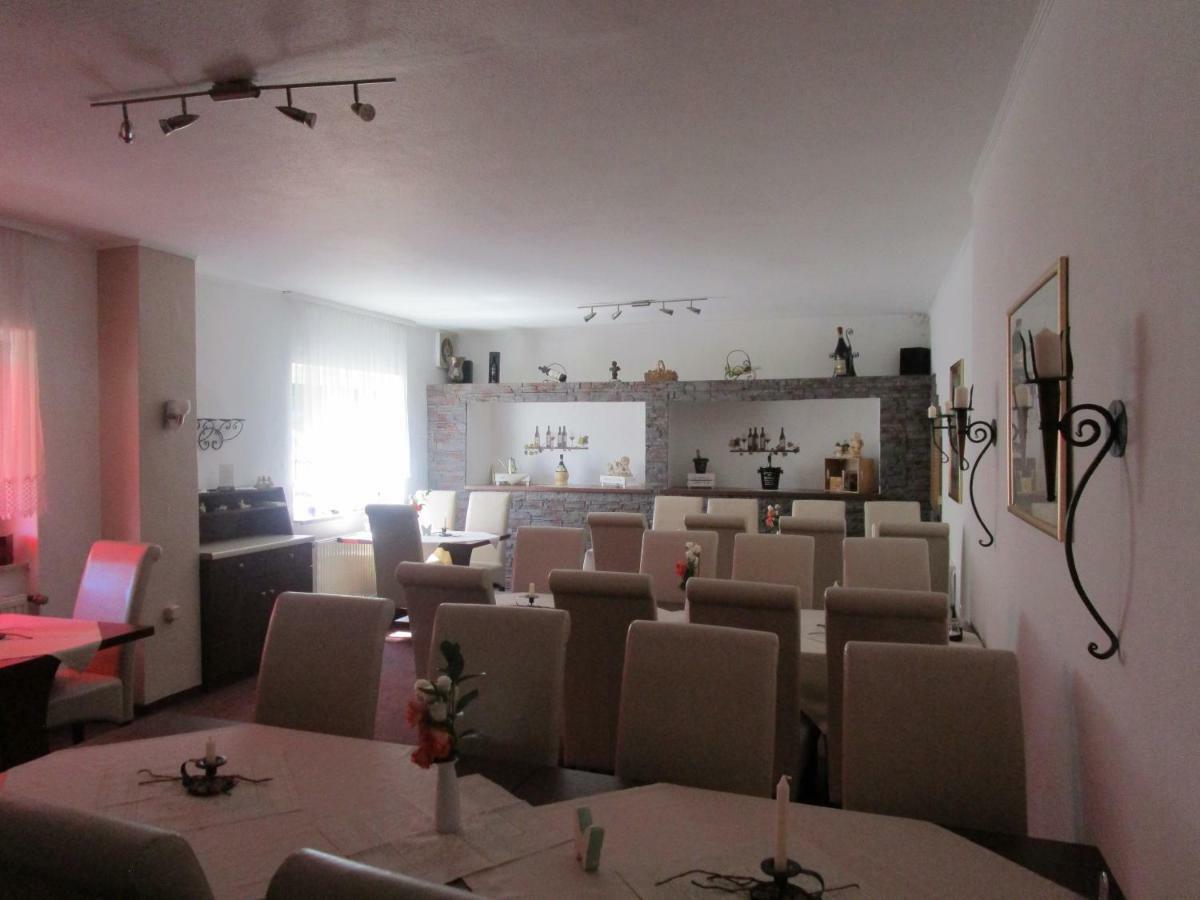Hotel Kryom's 108 3*