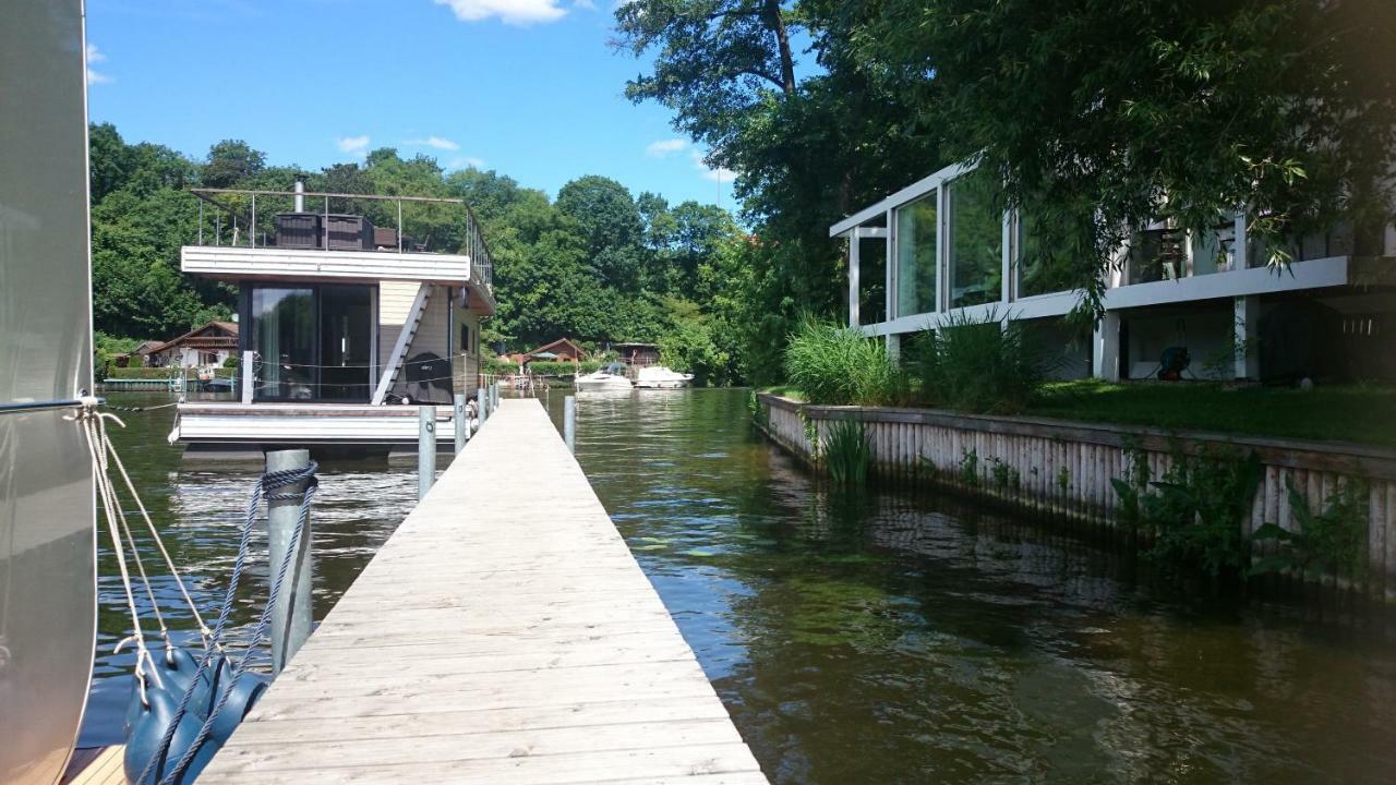 Botel Haus Direkt Am