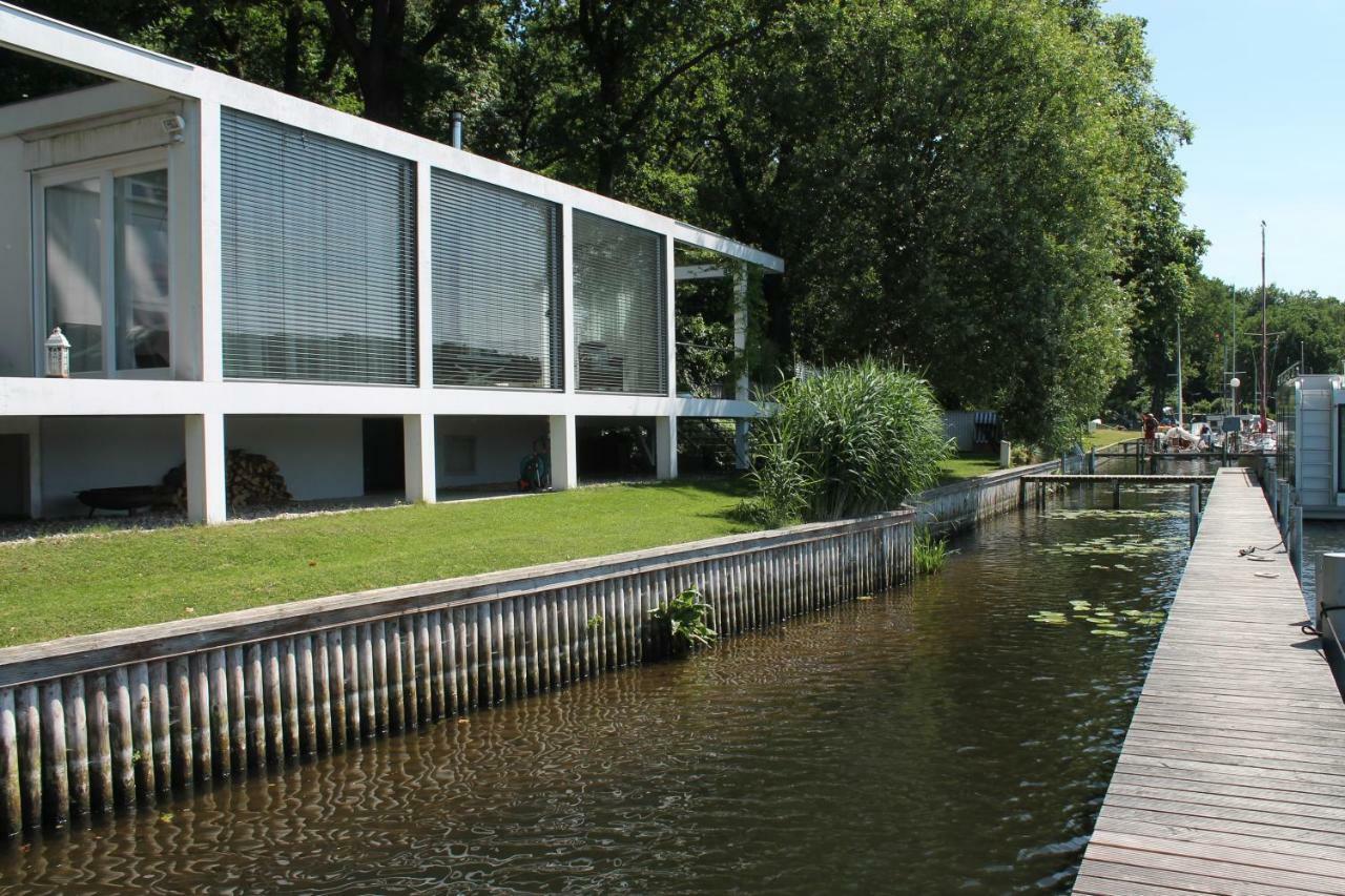 Botel Haus Direkt Am *