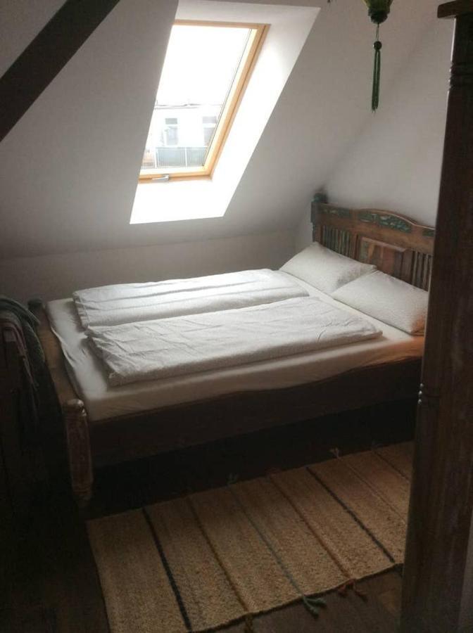 Helle Dachgeschosswohnung Für 8 Personen In Zentraler Lage Berlin